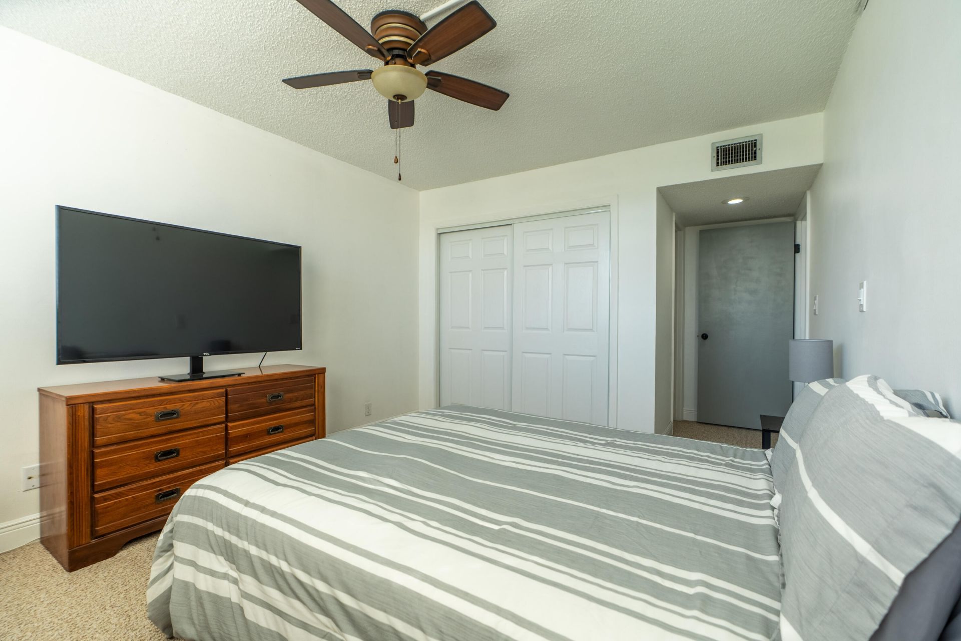 16401 Golf Club Road, Unit 113, Weston, FL 33326 Photo