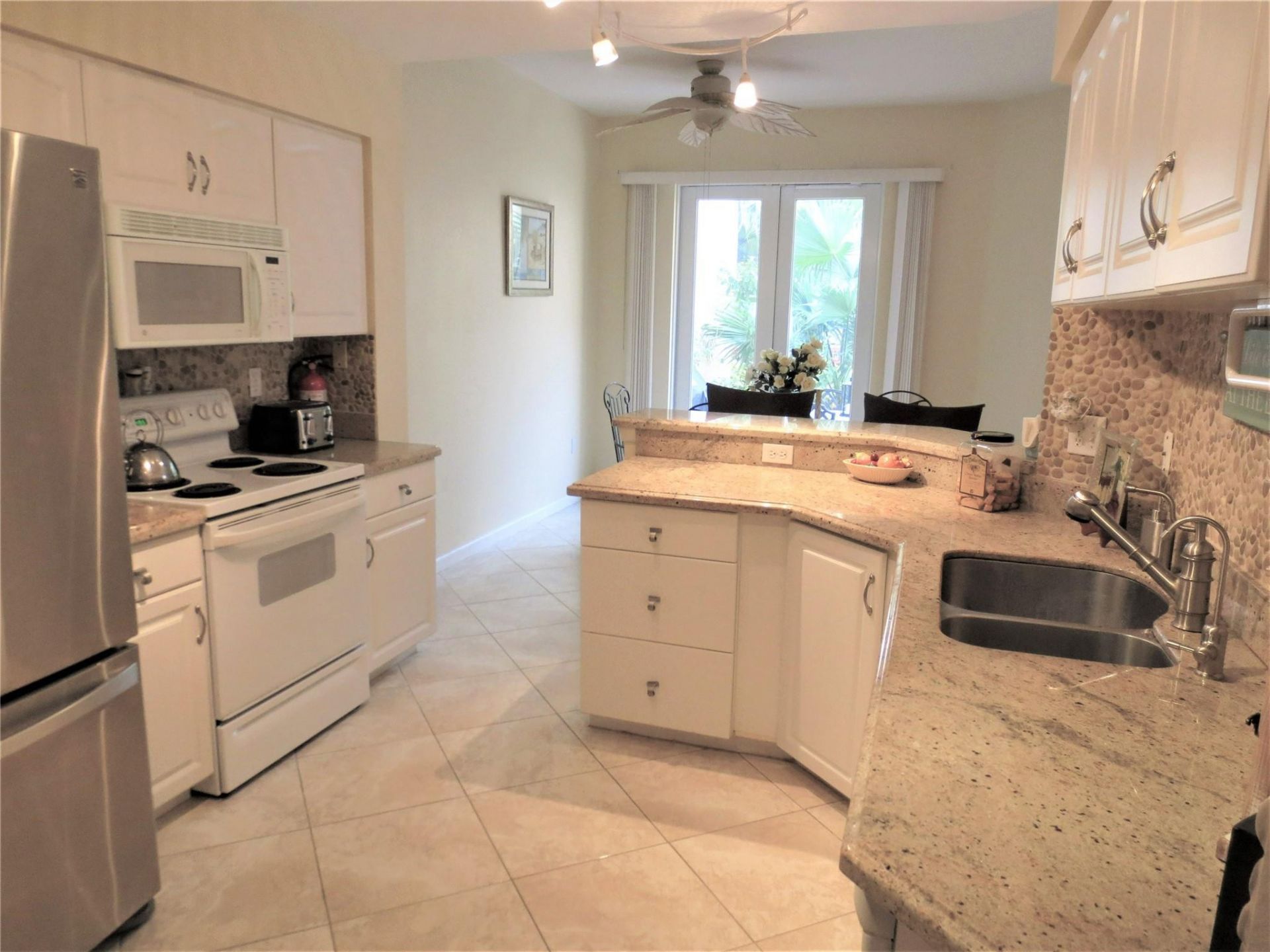1900 Oceanwalk Lane, Unit 117, Lauderdale by the Sea, FL 33062 Photo