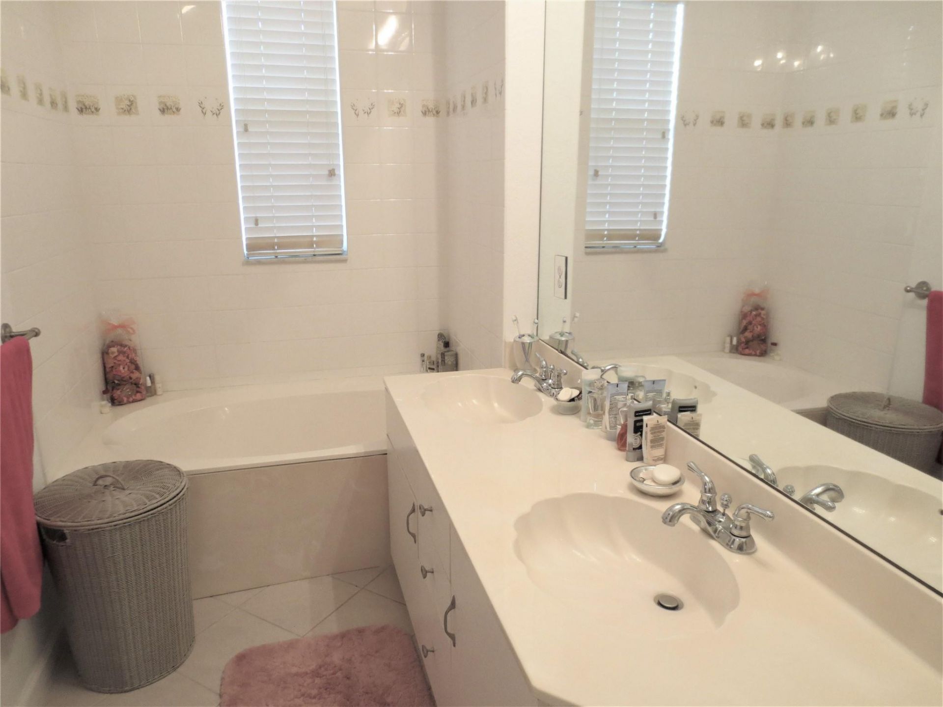 1900 Oceanwalk Lane, Unit 117, Lauderdale by the Sea, FL 33062 Photo