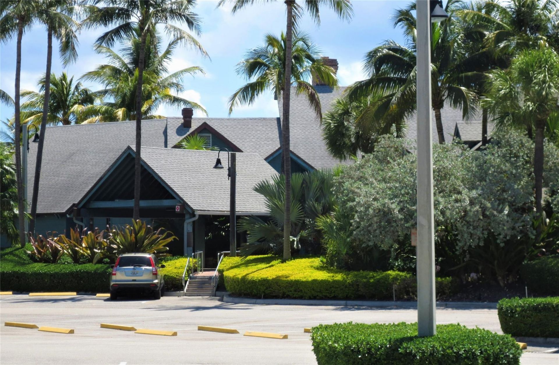 1900 Oceanwalk Lane, Unit 117, Lauderdale by the Sea, FL 33062 Photo