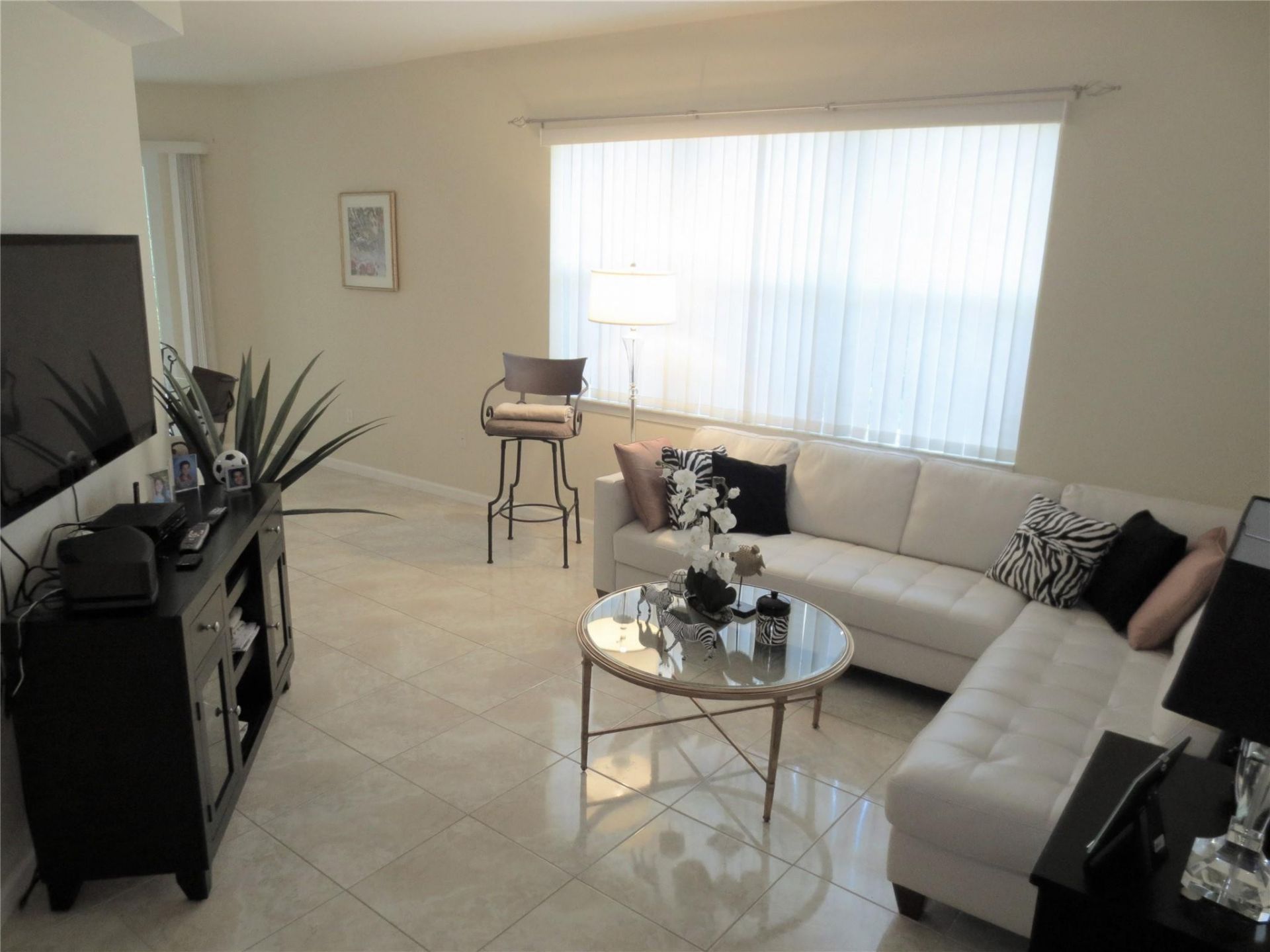 1900 Oceanwalk Lane, Unit 117, Lauderdale by the Sea, FL 33062 Photo