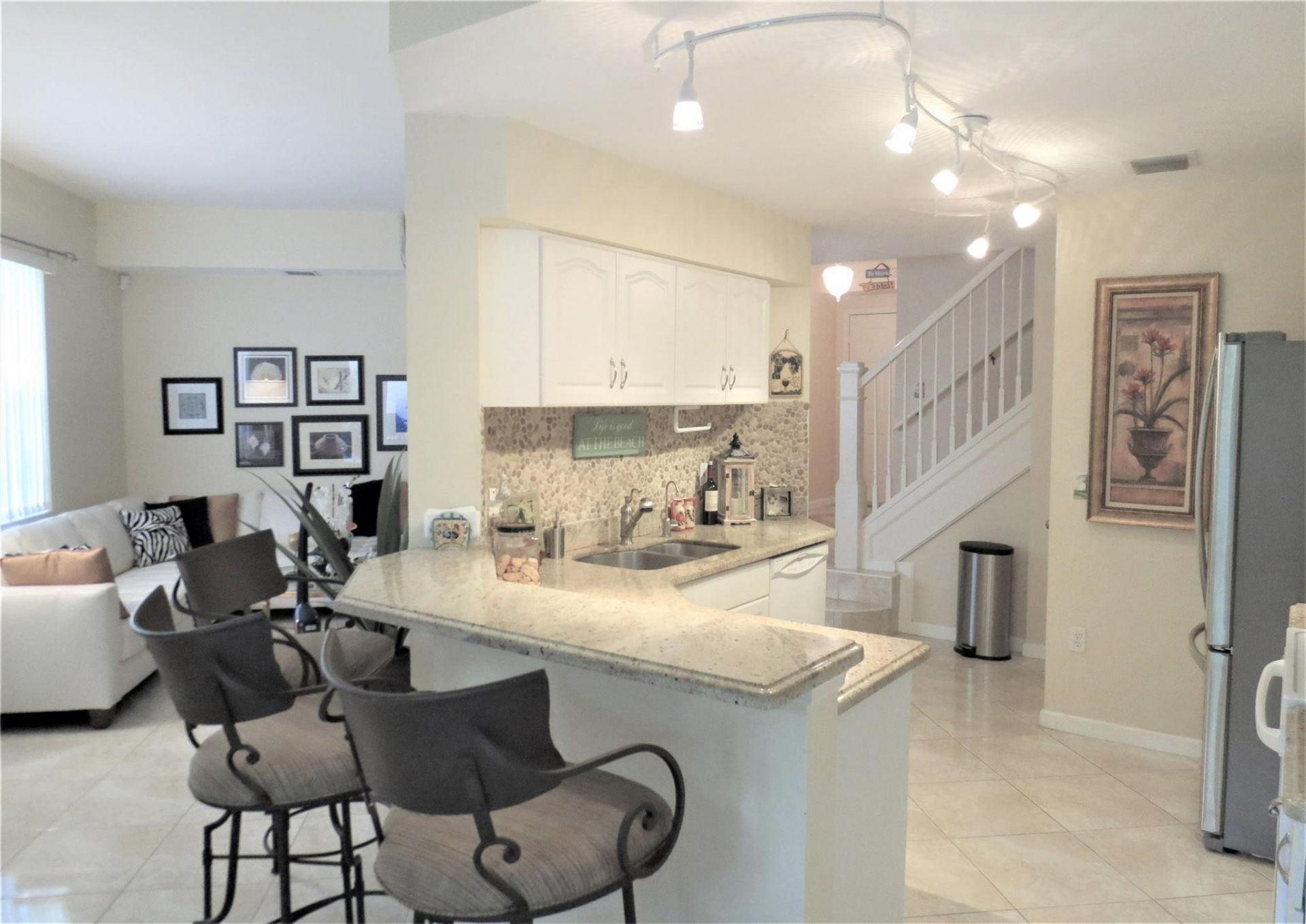 1900 Oceanwalk Lane, Unit 117, Lauderdale by the Sea, FL 33062 Photo