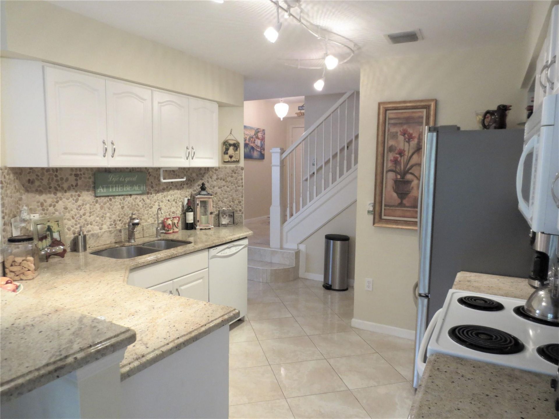1900 Oceanwalk Lane, Unit 117, Lauderdale by the Sea, FL 33062 Photo