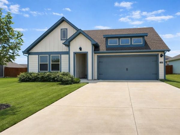 2310 Hydrangea Drive, Pilot Point, TX 76258