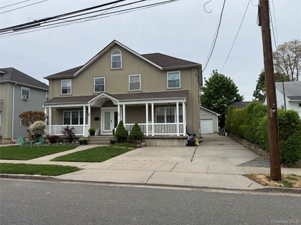 35 3rd Avenue , Westbury, NY 11590