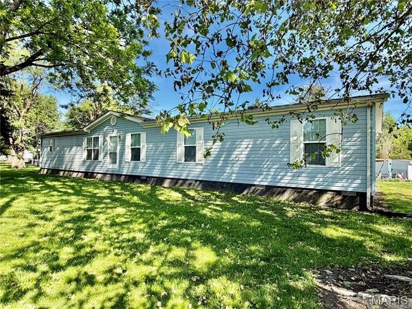 310 Carney, Wilsonville, IL 62093