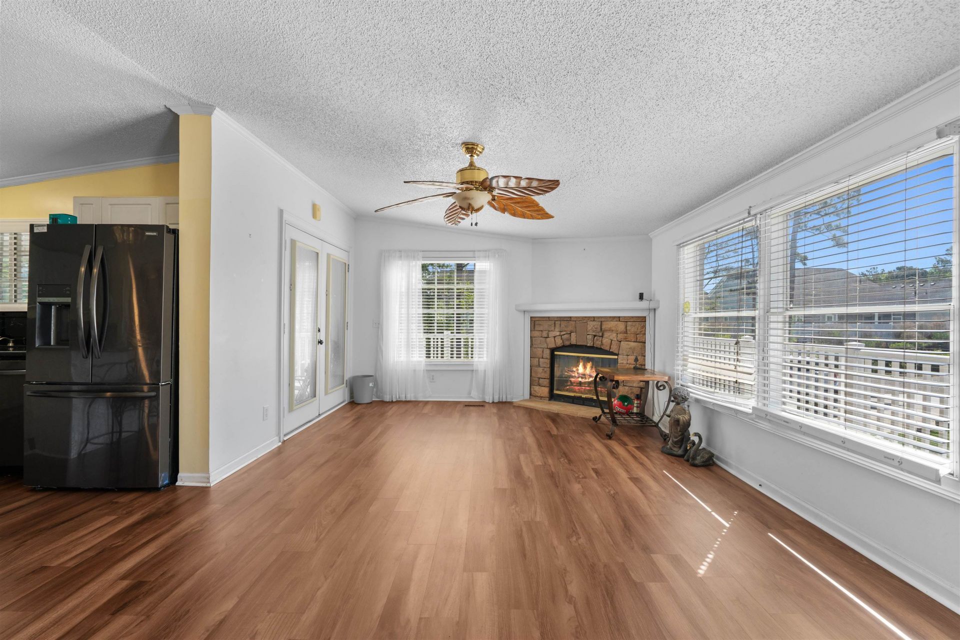 1021 Blossom St.  Photo 16