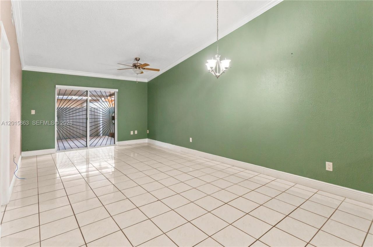 5471 W 27th Ct, Hialeah, FL 33016 Photo