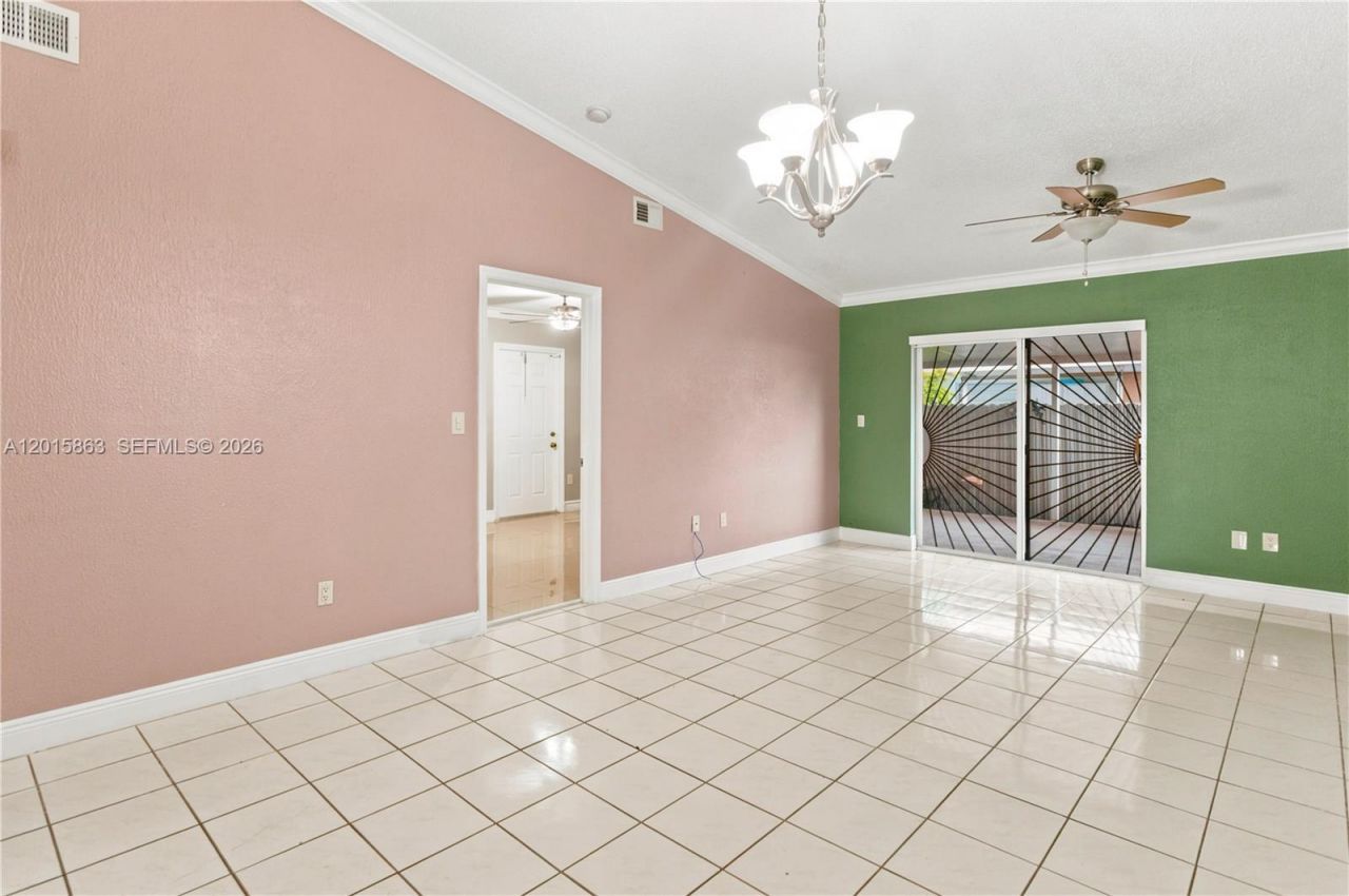 5471 W 27th Ct, Hialeah, FL 33016 Photo