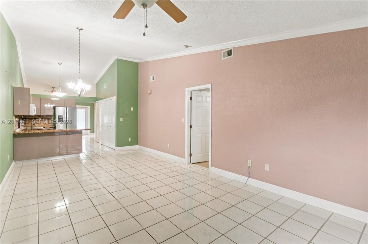 5471 W 27th Ct, Hialeah, FL 33016 Photo