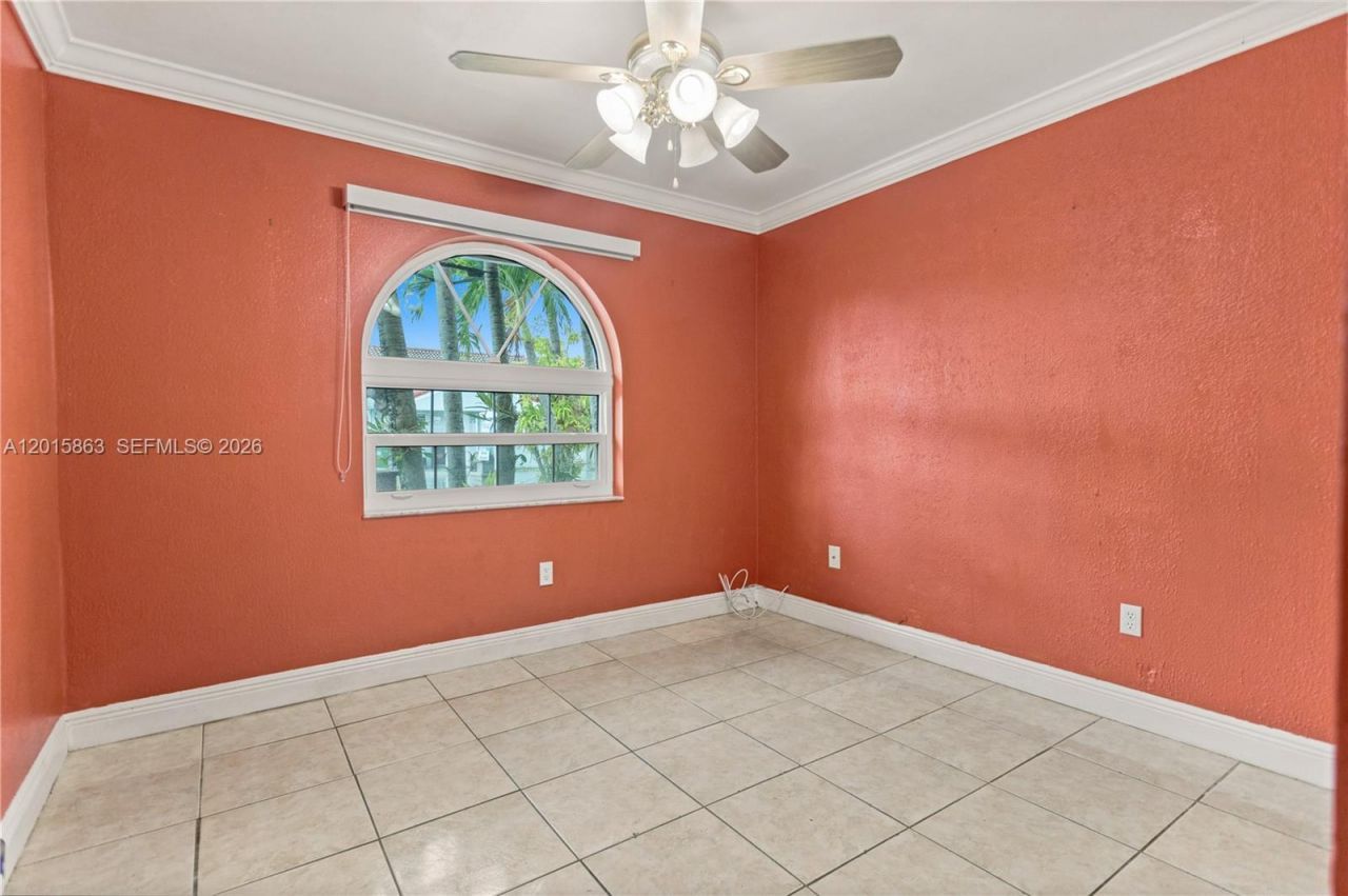 5471 W 27th Ct, Hialeah, FL 33016 Photo