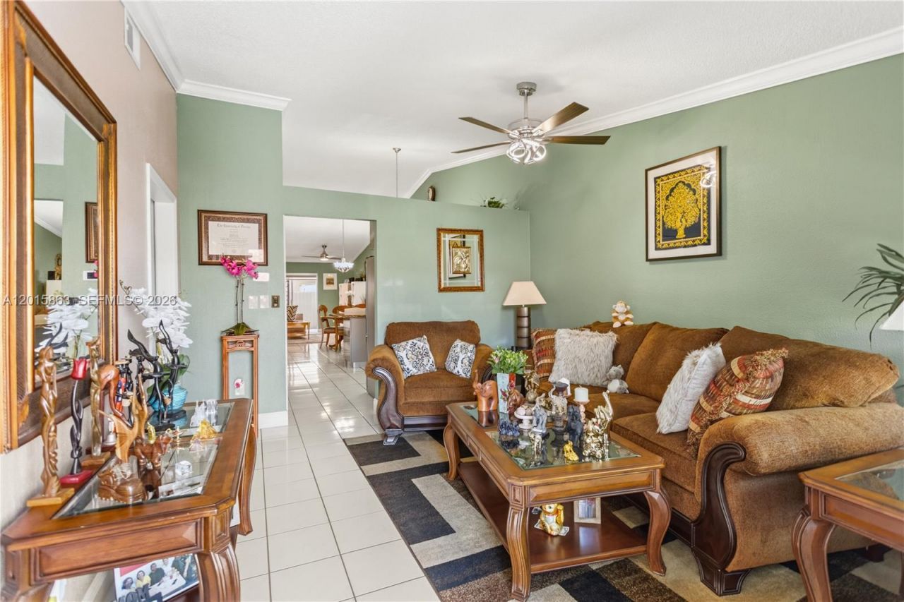 5471 W 27th Ct, Hialeah, FL 33016 Photo