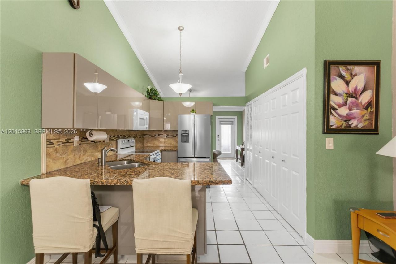 5471 W 27th Ct, Hialeah, FL 33016 Photo