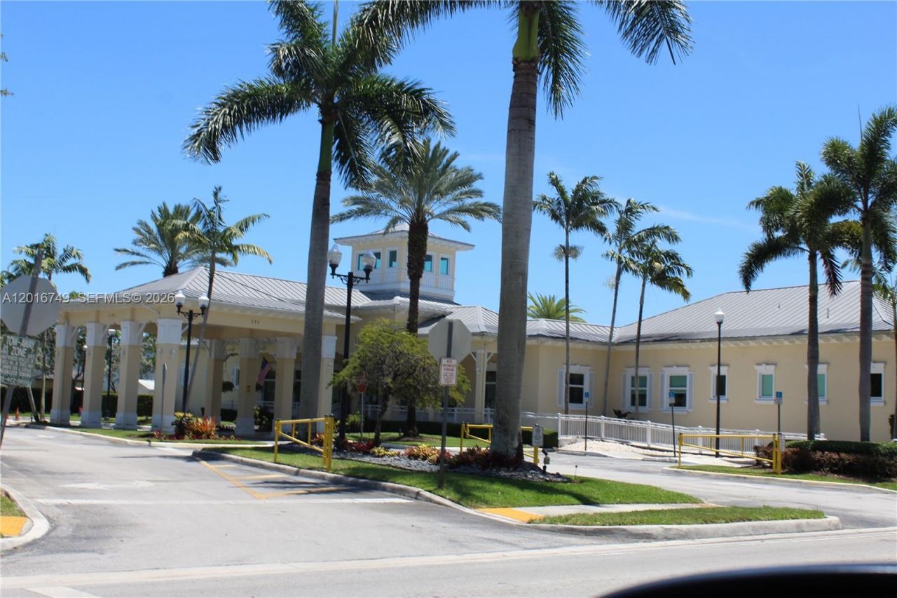 2741 NE 4th St, Unit 103, Homestead, FL 33033 Photo