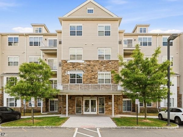 336 Pond Ln, Piscataway, NJ 08854
