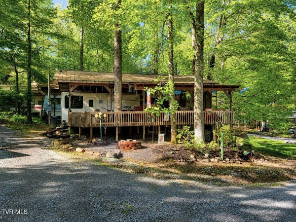 605 Lily Way, Cosby, TN 37722