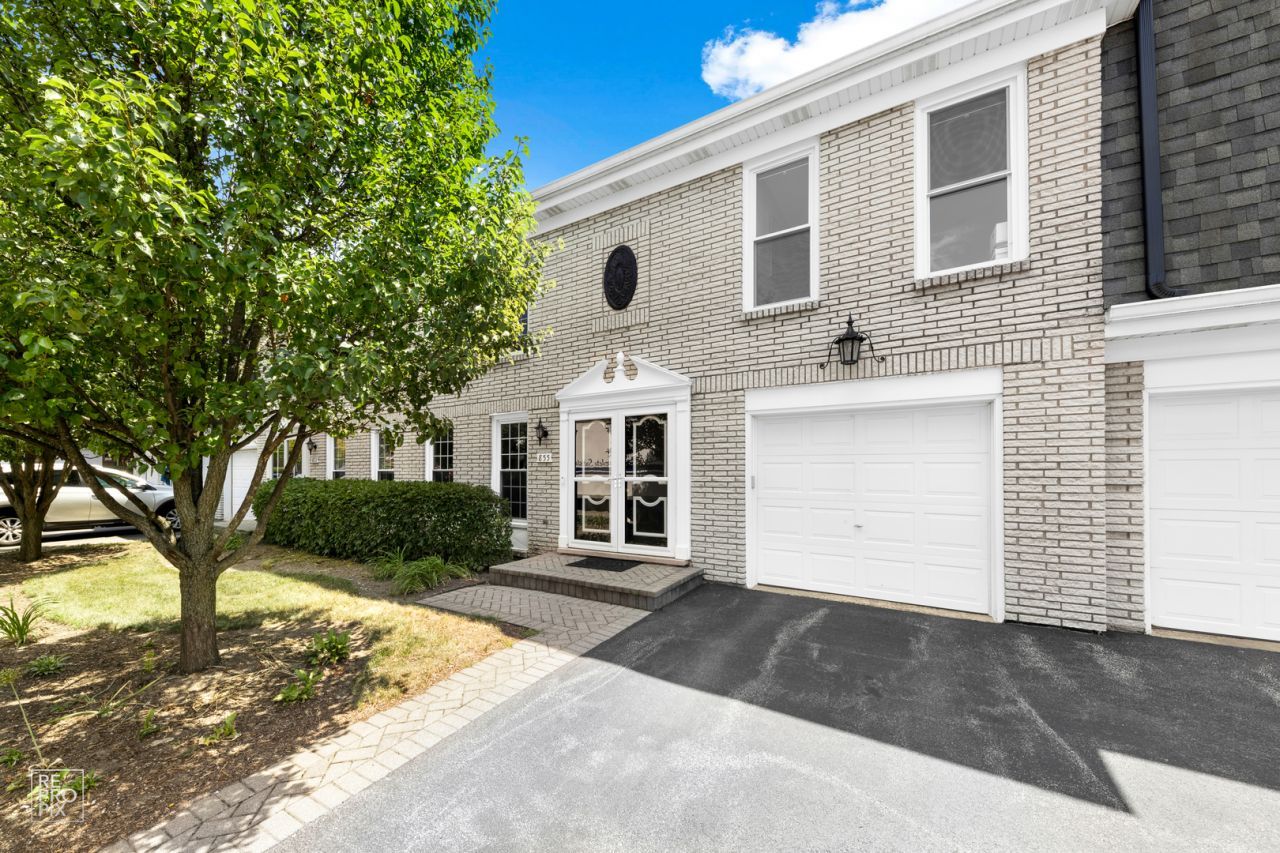 855 Garfield Avenue, Unit 855, Libertyville, IL 60048 Main Photo