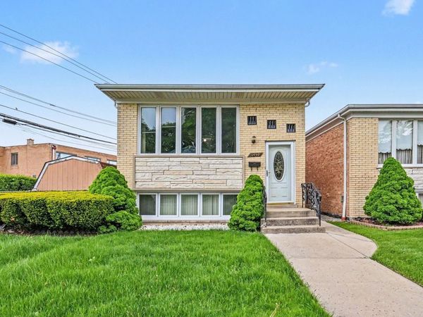5439 N Neva Avenue, Chicago, IL 60656