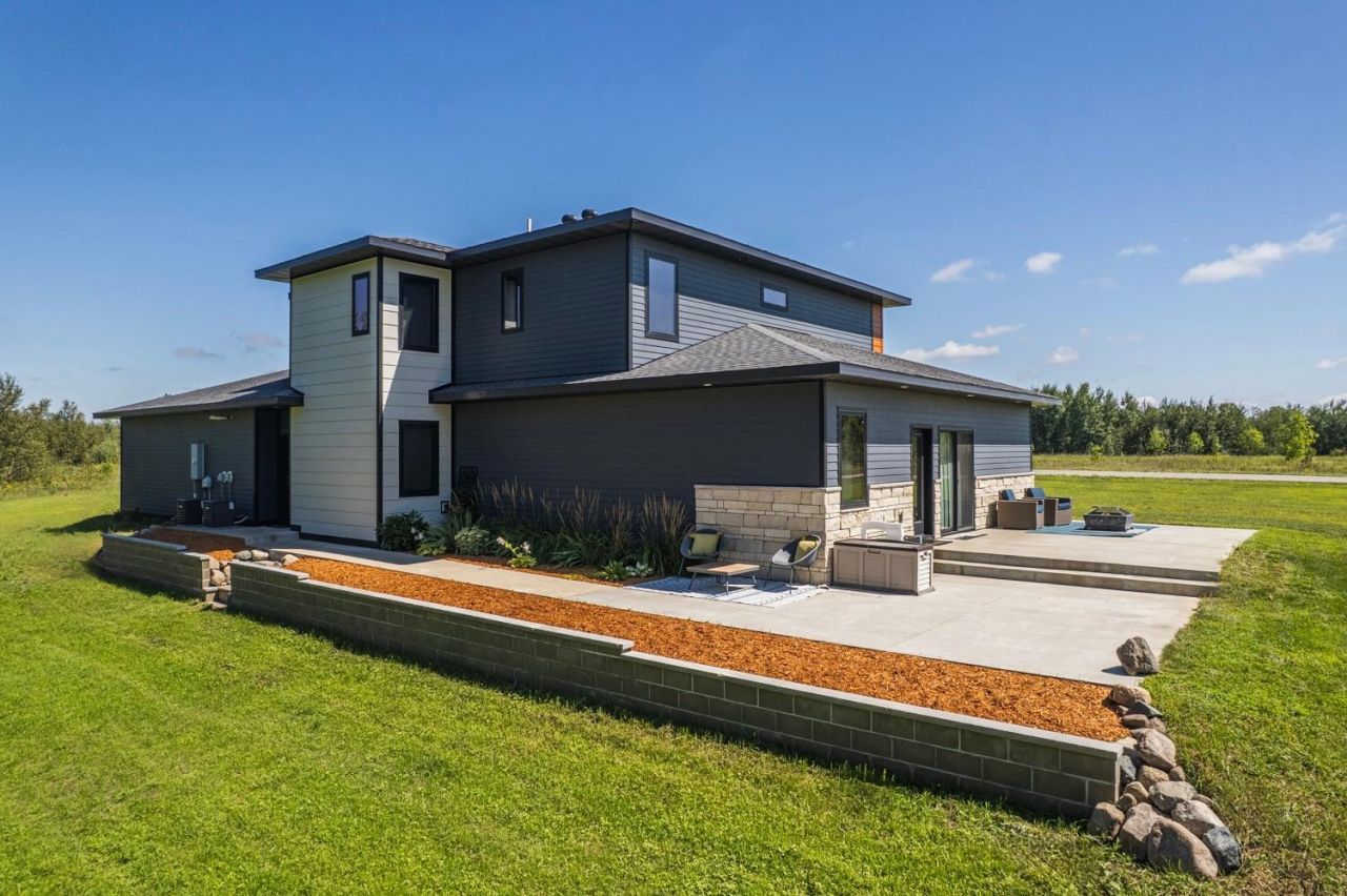 958 Willow Springs Road, Detroit Lakes, MN 56501 Main Photo