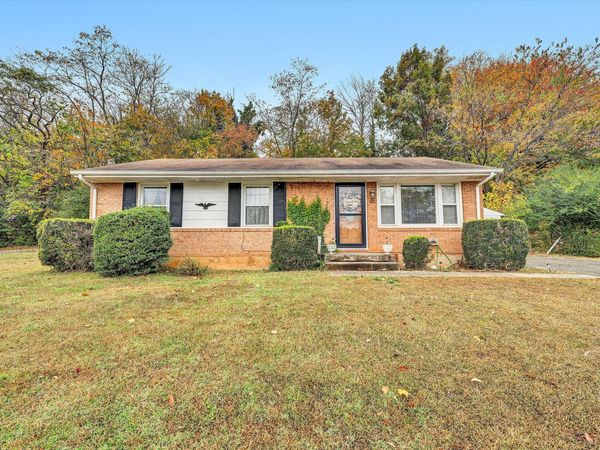 762 Kenyon RD , Vinton, VA 24179