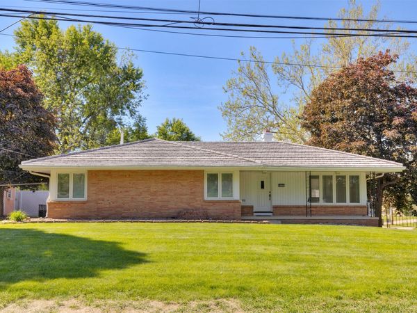 6522 Lincoln Avenue, Windsor Heights, IA 50324