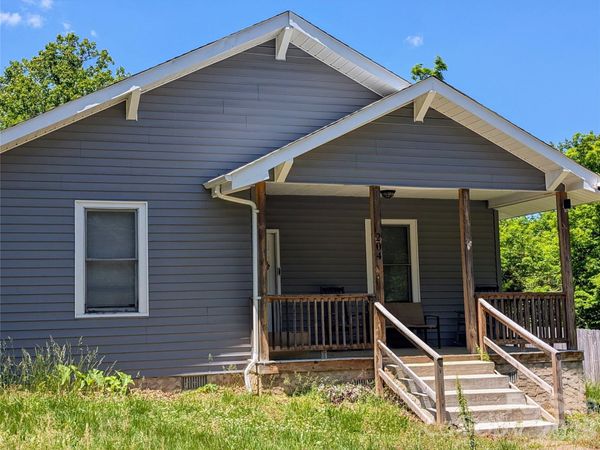 204 Shelby Street , Hickory, NC 28602