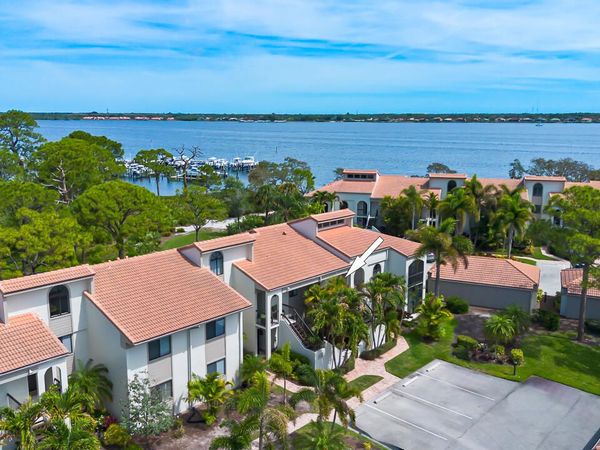 2516 NW Seagrass Drive, Unit 8b, Palm City, FL 34990