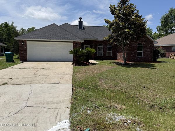 8122 Longwood Drive, Gautier, MS 39553