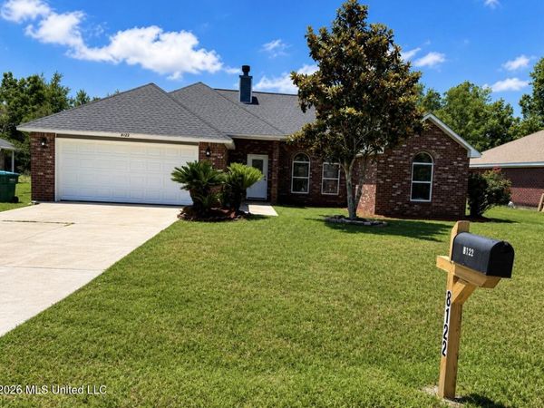 8122 Longwood Drive, Gautier, MS 39553