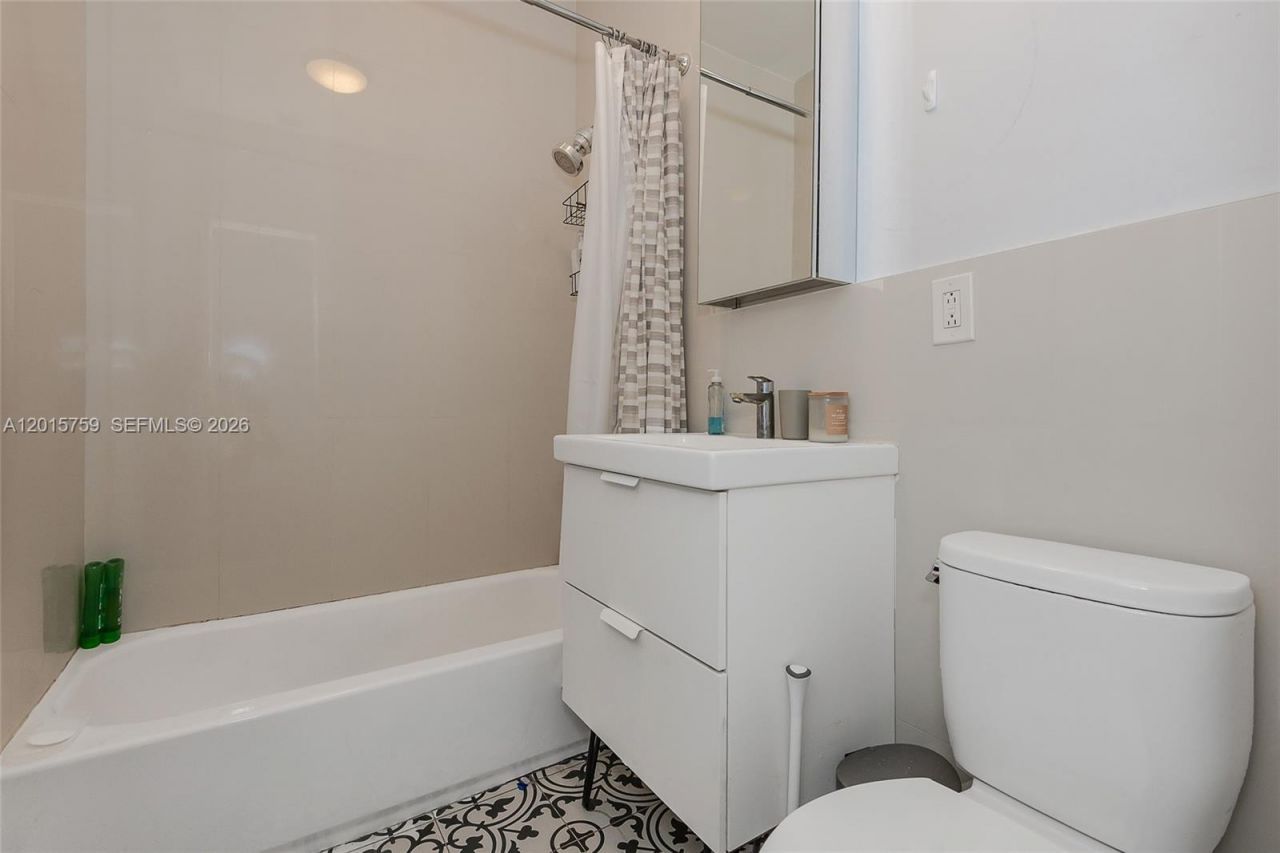 6566 SW 52nd Ter , South Miami, FL 33155 Photo