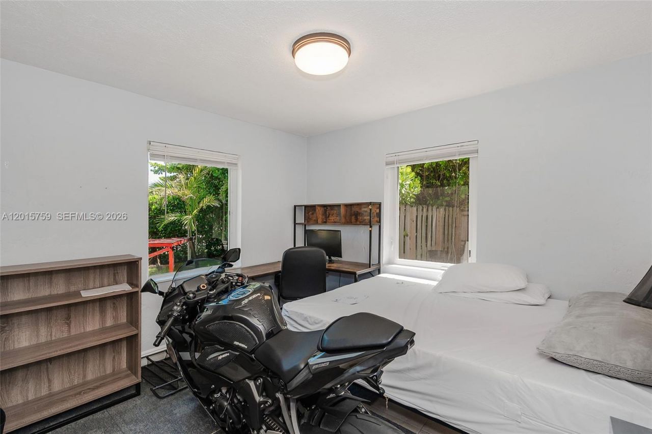 6566 SW 52nd Ter , South Miami, FL 33155 Photo