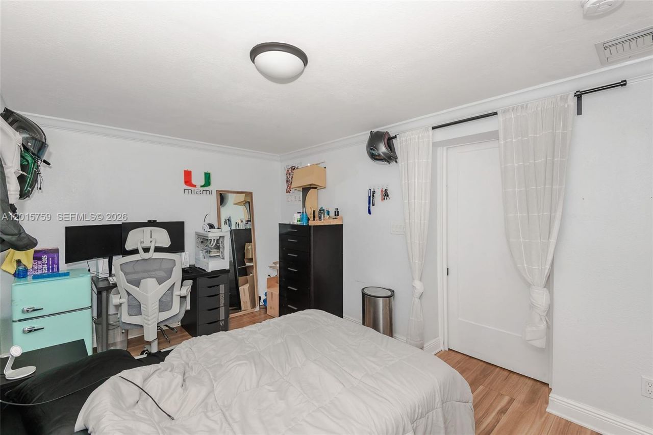 6566 SW 52nd Ter , South Miami, FL 33155 Photo