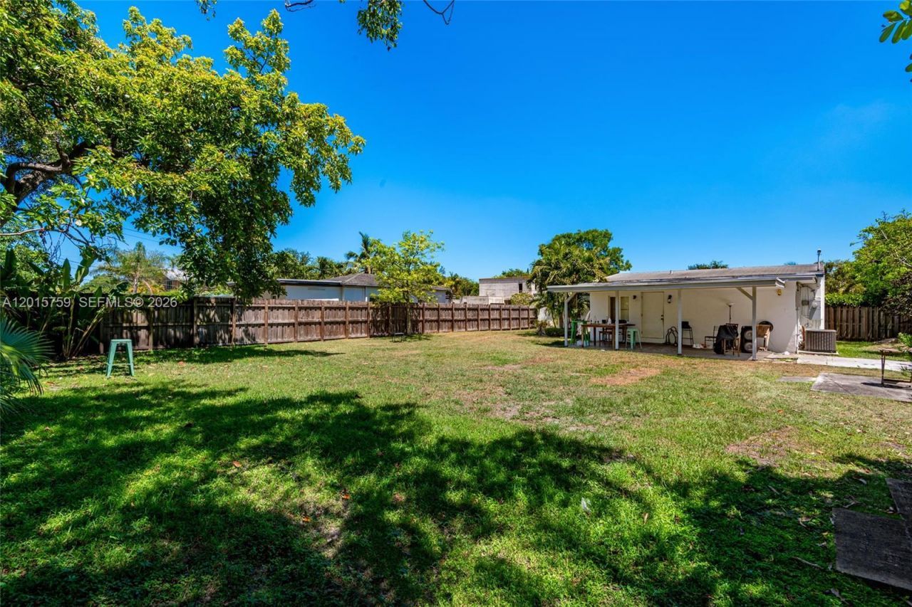 6566 SW 52nd Ter , South Miami, FL 33155 Photo