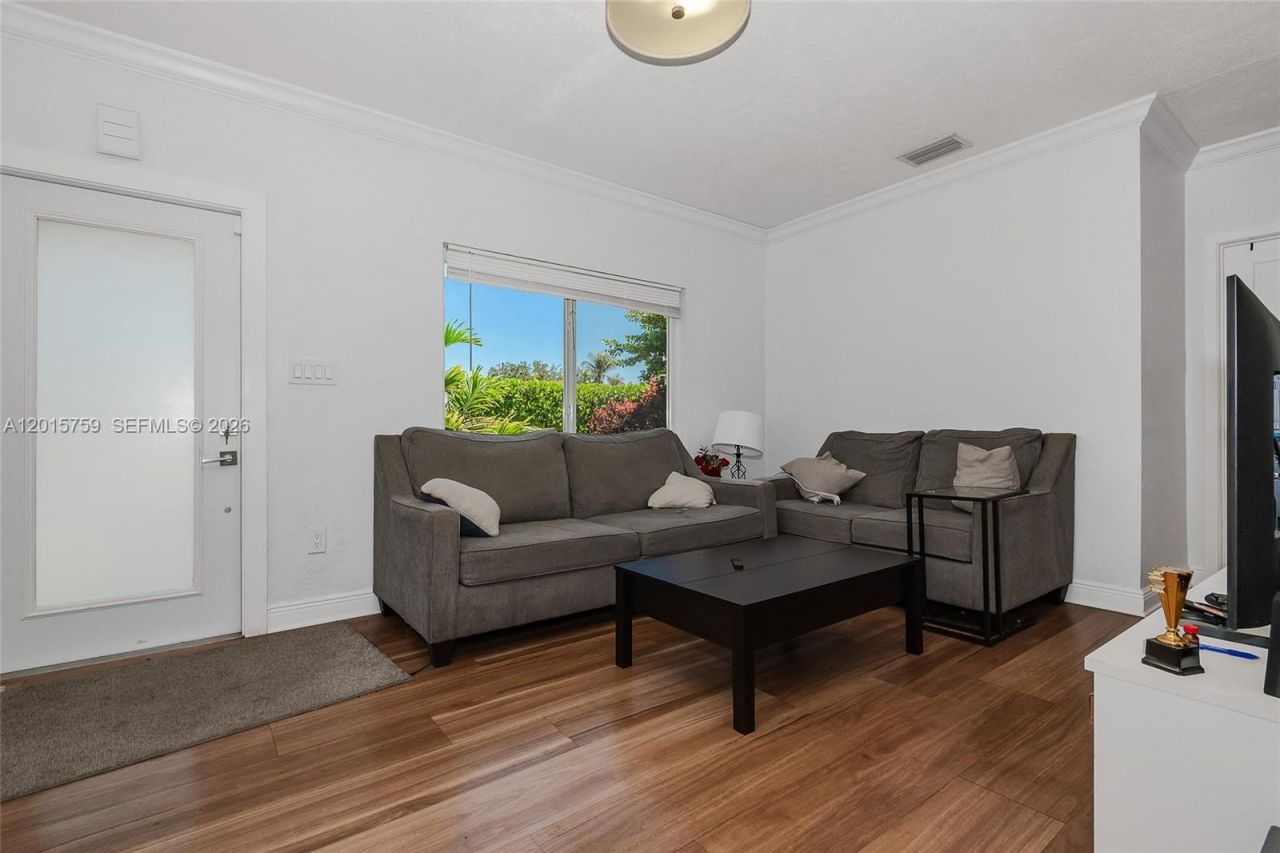 6566 SW 52nd Ter , South Miami, FL 33155 Photo