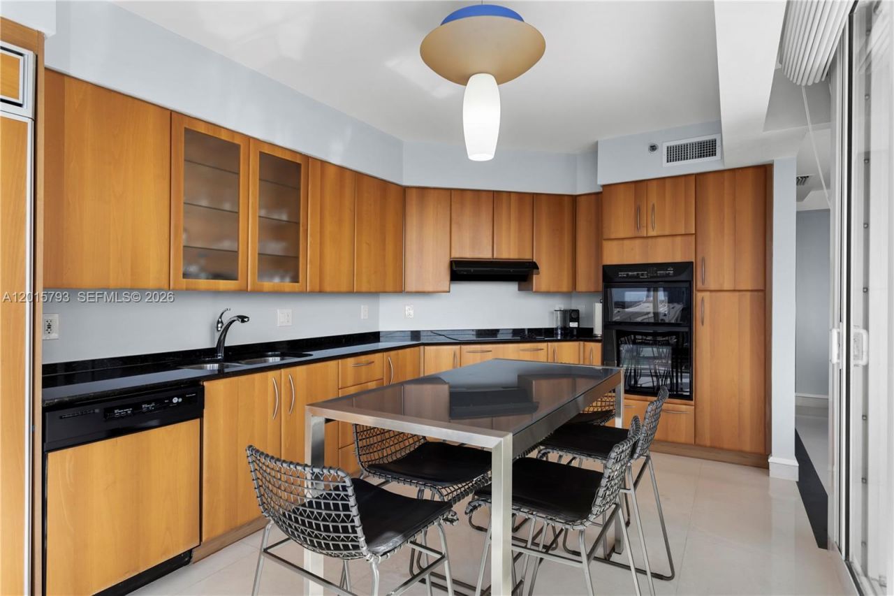 19111 Collins Ave , Unit 806, Sunny Isles Beach, FL 33160 Photo