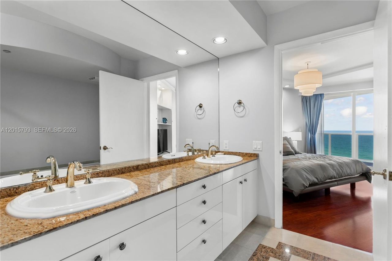 19111 Collins Ave , Unit 806, Sunny Isles Beach, FL 33160 Photo