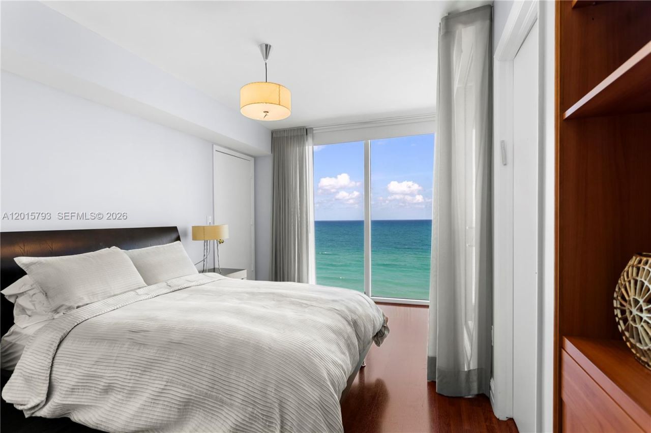 19111 Collins Ave , Unit 806, Sunny Isles Beach, FL 33160 Photo