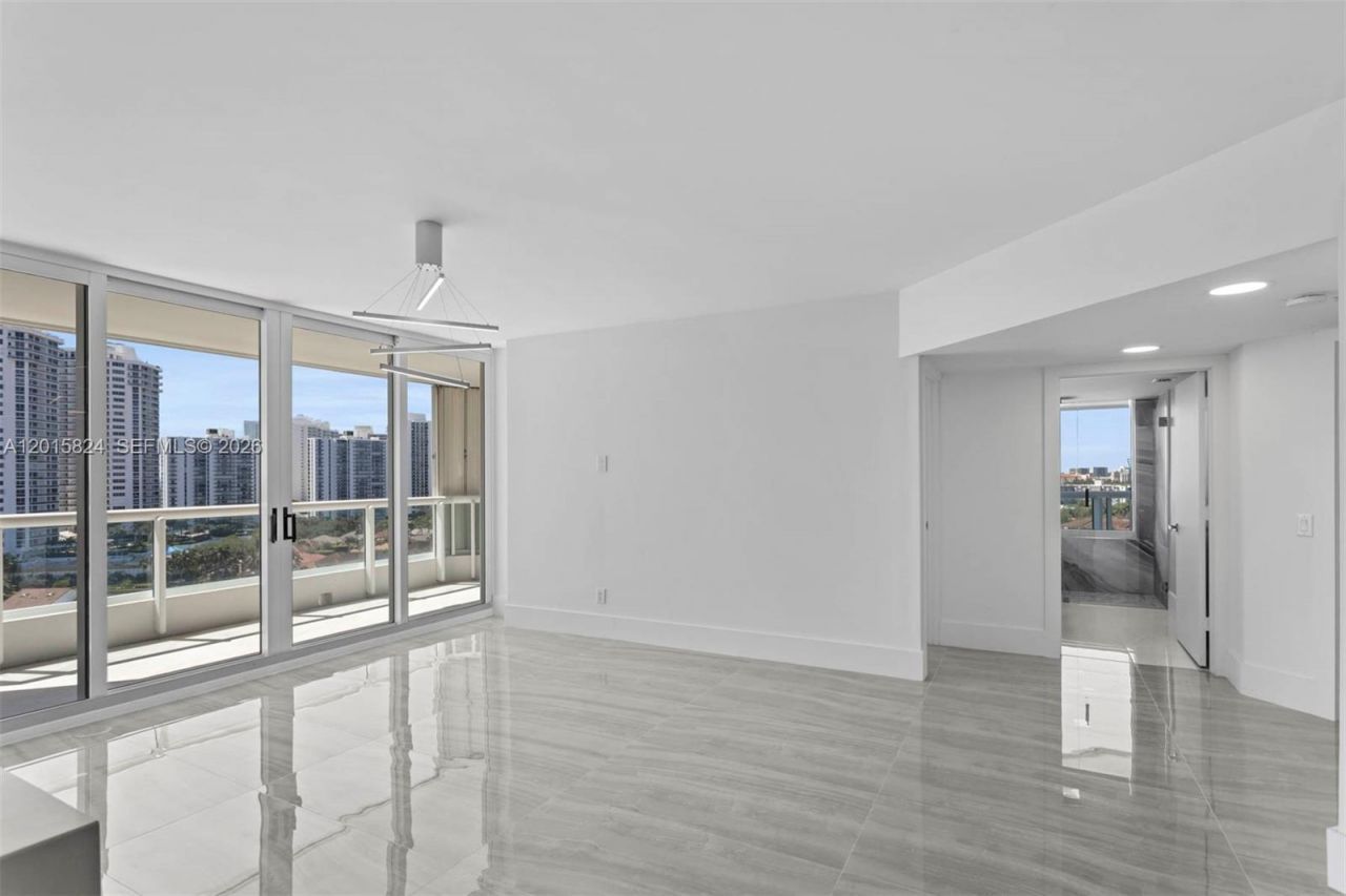 21055 Yacht Club Dr , Unit 1409, Aventura, FL 33180 Photo