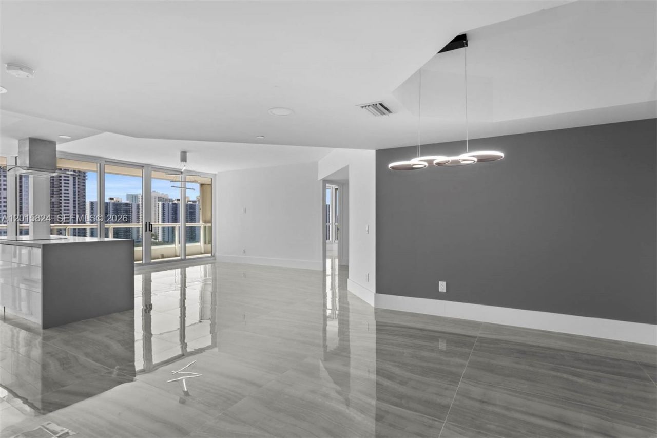 21055 Yacht Club Dr , Unit 1409, Aventura, FL 33180 Photo