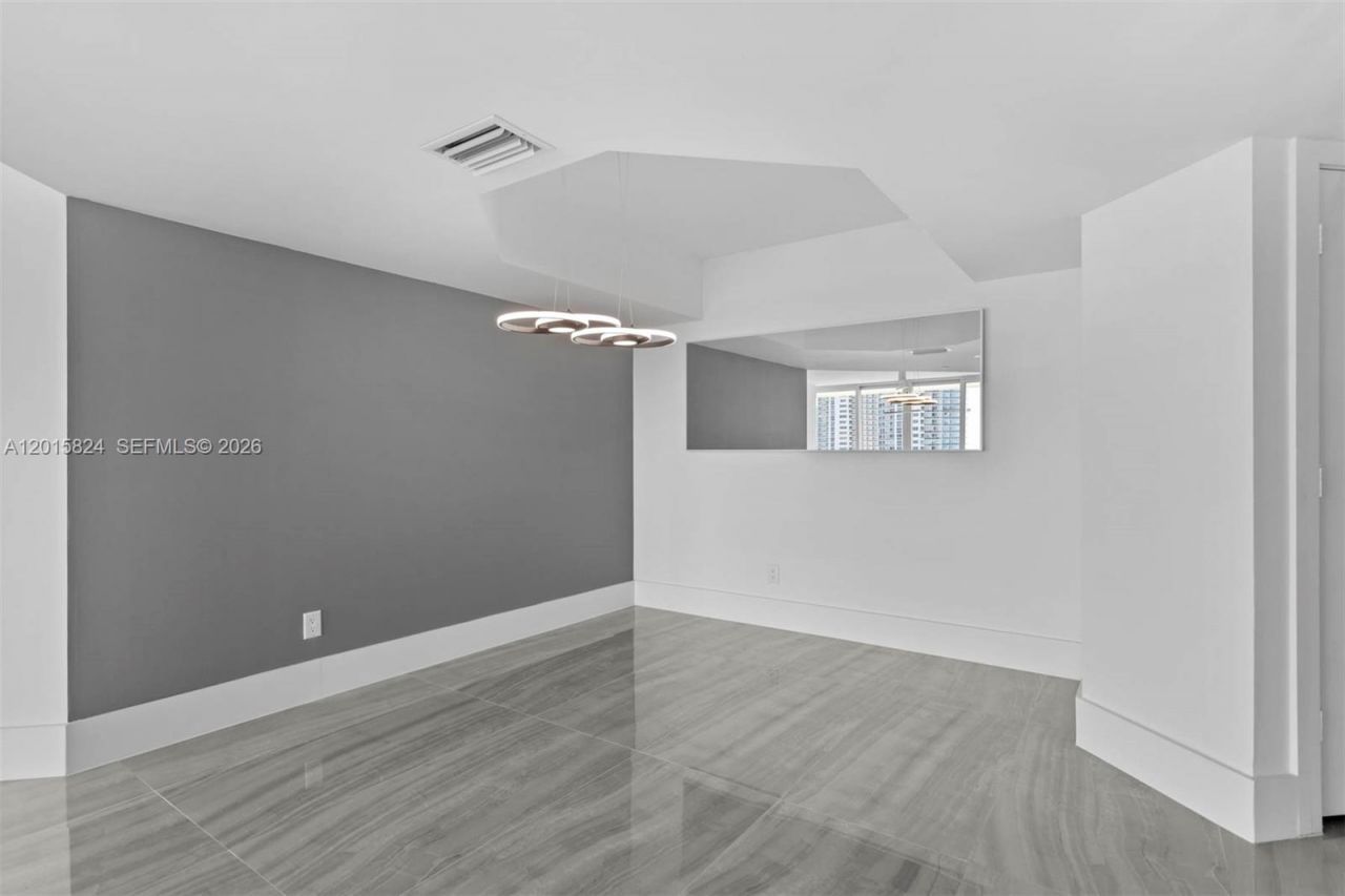 21055 Yacht Club Dr , Unit 1409, Aventura, FL 33180 Photo