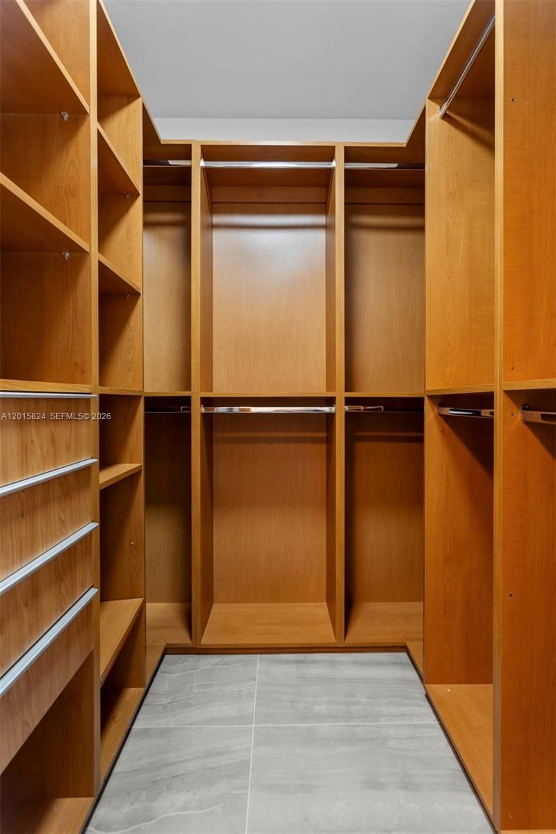 21055 Yacht Club Dr , Unit 1409, Aventura, FL 33180 Photo