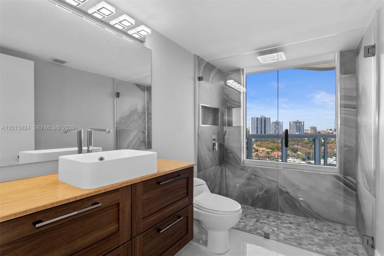 21055 Yacht Club Dr , Unit 1409, Aventura, FL 33180 Photo