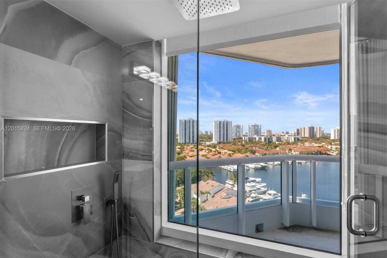 21055 Yacht Club Dr , Unit 1409, Aventura, FL 33180 Photo