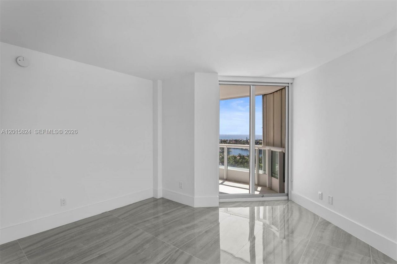 21055 Yacht Club Dr , Unit 1409, Aventura, FL 33180 Photo