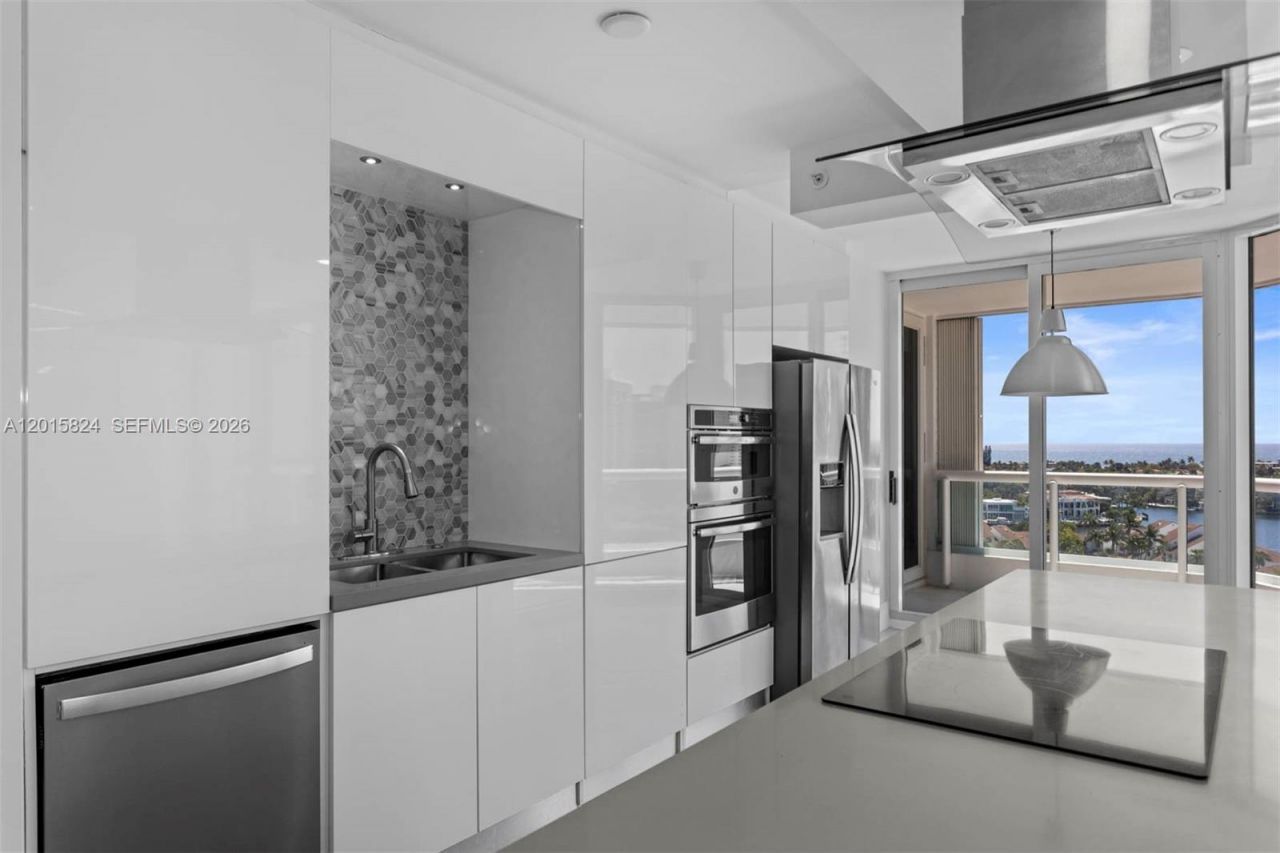 21055 Yacht Club Dr , Unit 1409, Aventura, FL 33180 Photo