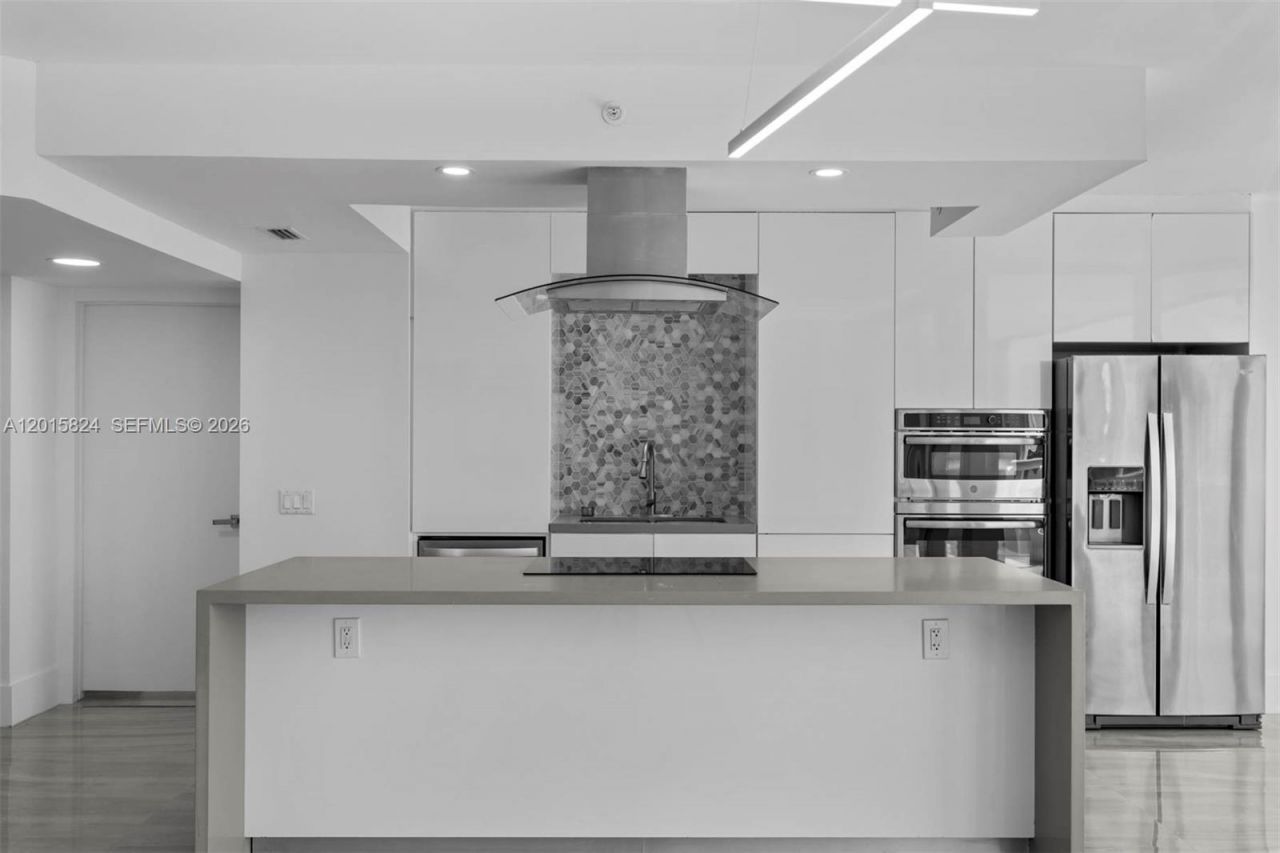 21055 Yacht Club Dr , Unit 1409, Aventura, FL 33180 Photo
