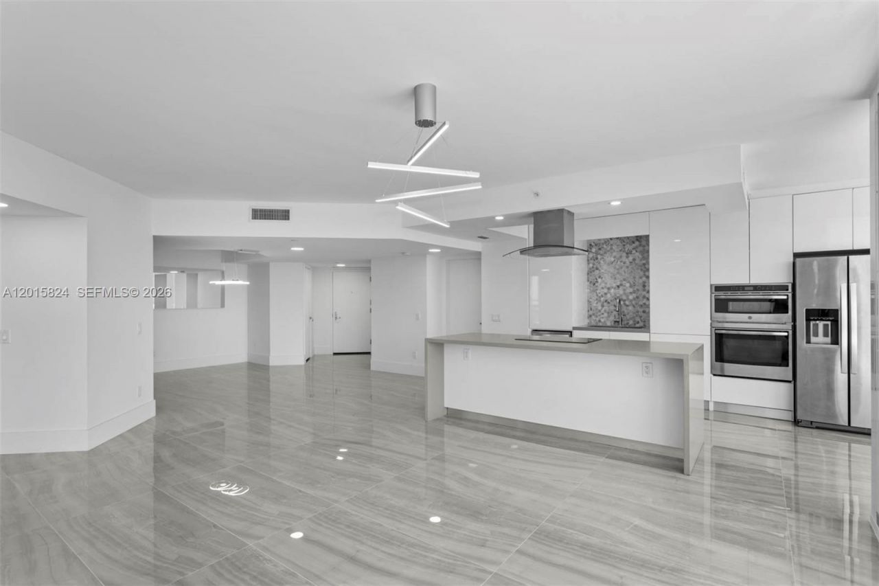 21055 Yacht Club Dr , Unit 1409, Aventura, FL 33180 Photo