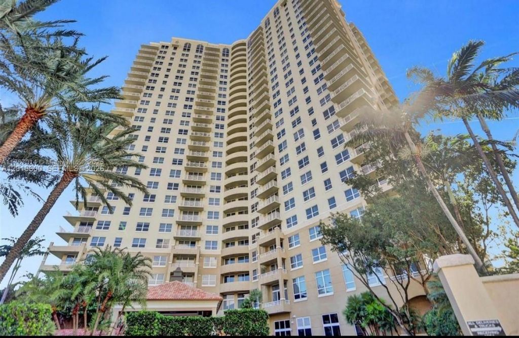 19501 W Country Club Dr , Unit 510, Aventura, FL 33180 Photo
