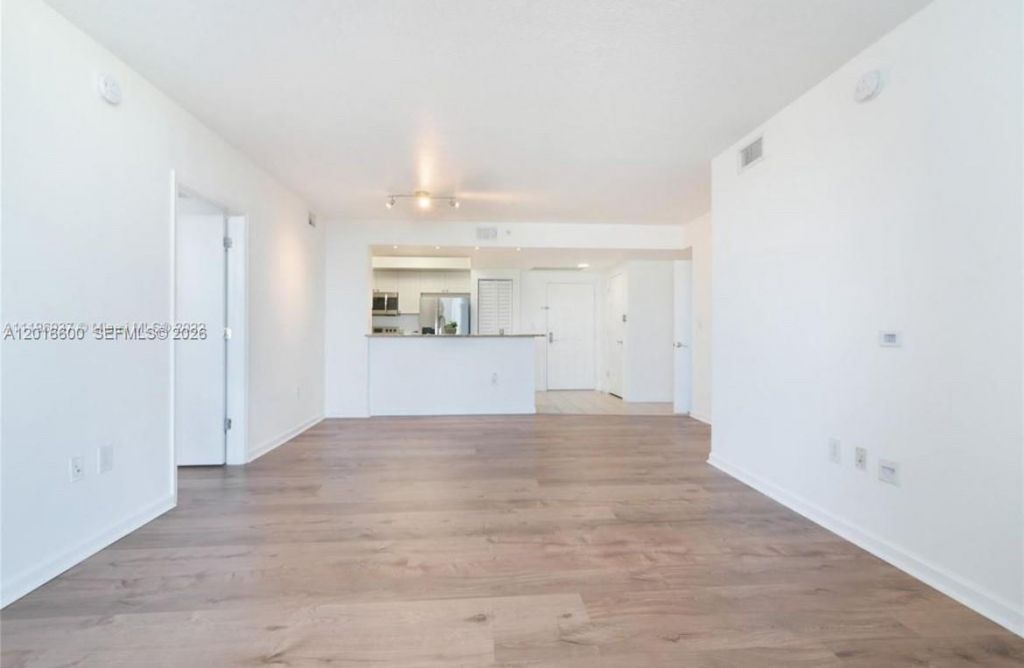 19501 W Country Club Dr , Unit 510, Aventura, FL 33180 Photo