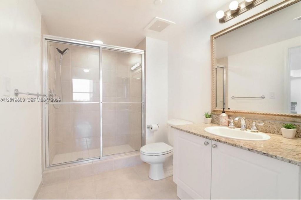 19501 W Country Club Dr , Unit 510, Aventura, FL 33180 Photo